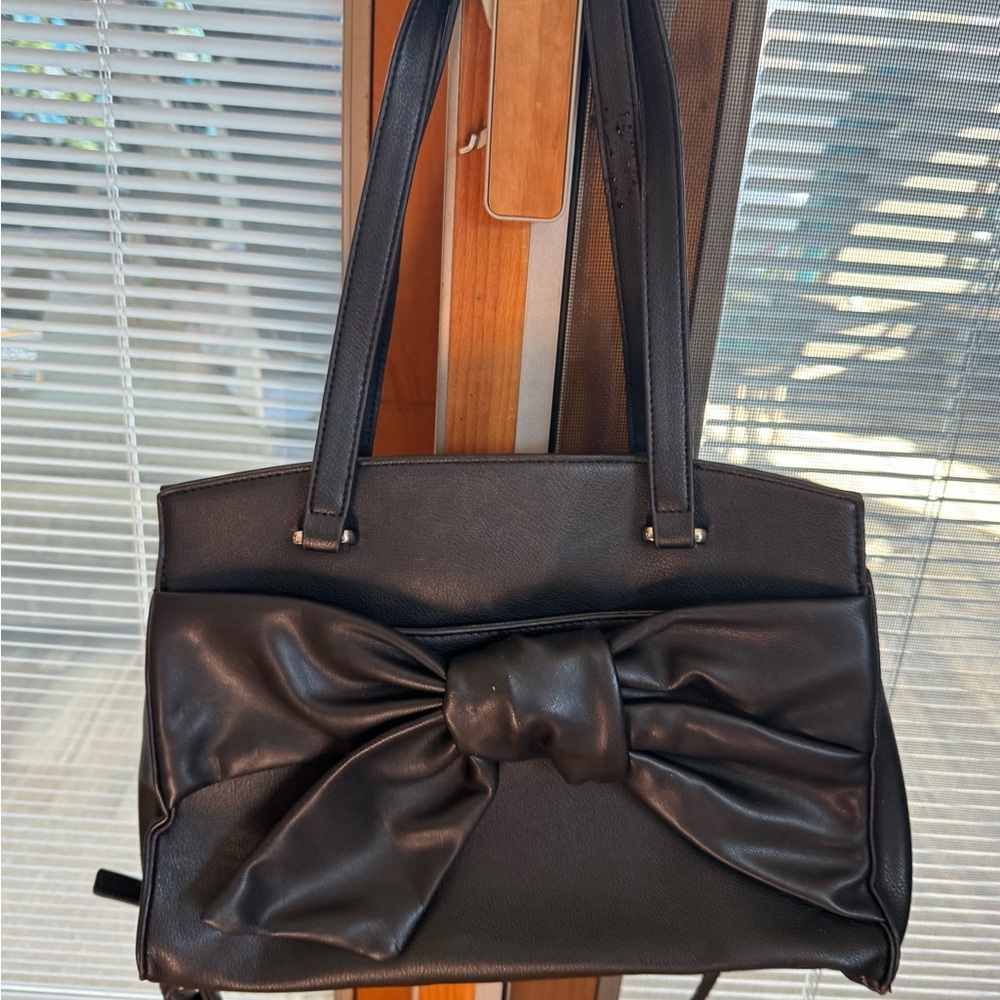 Black Shoulder Bag with Stylish Bow